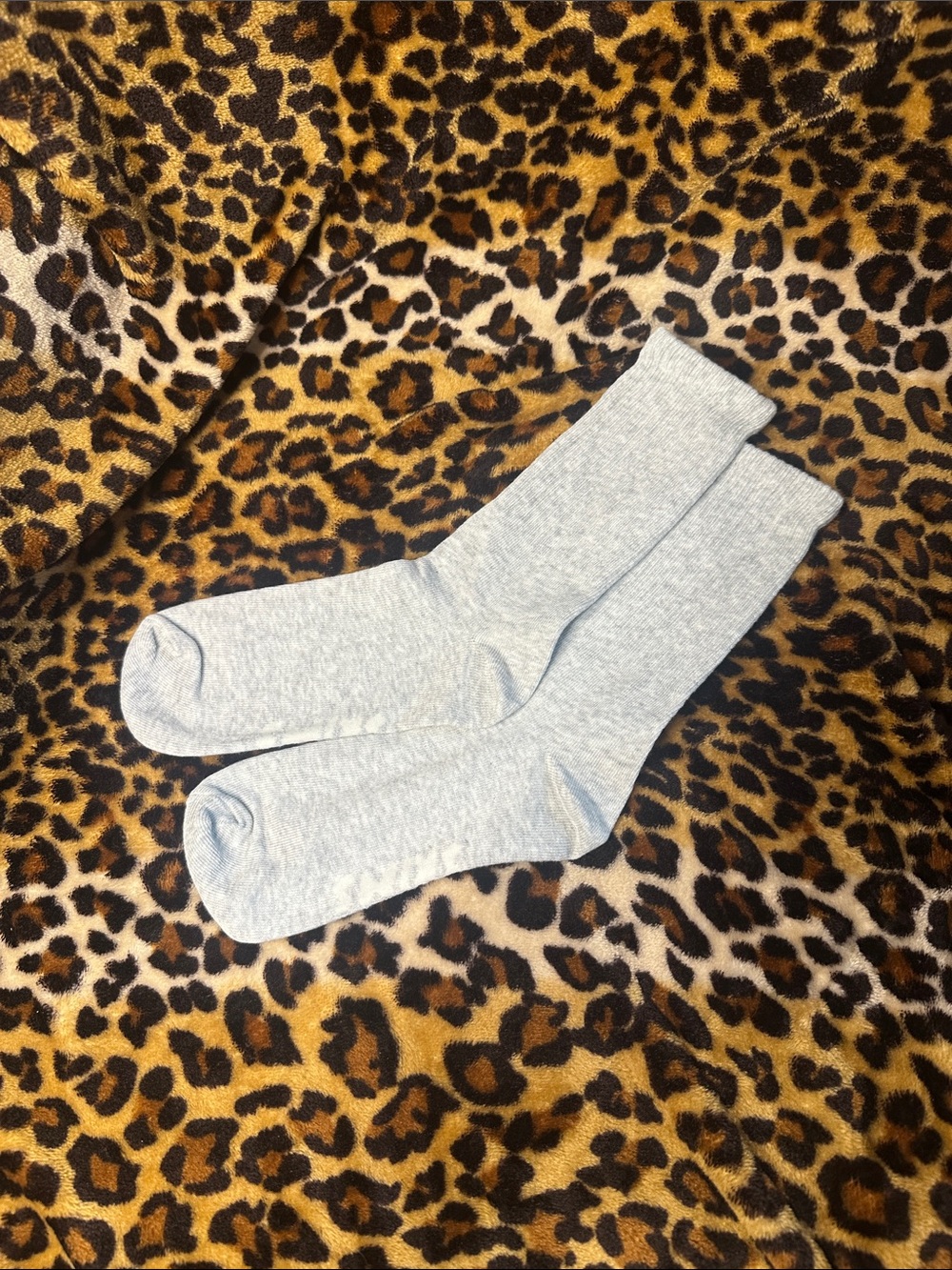 SkimsโจLight Gray Womenโs Crew Socks - Classic Comfort